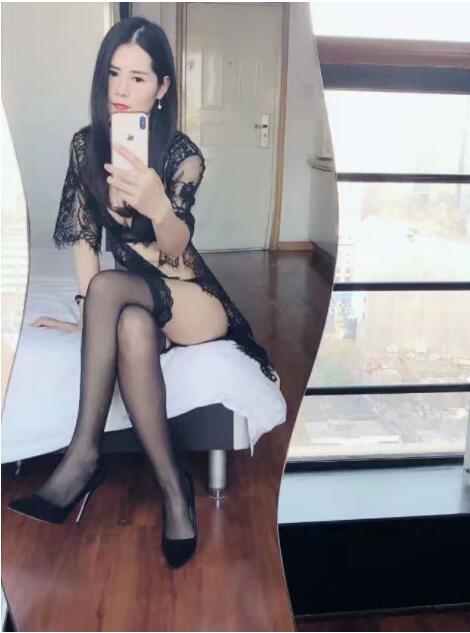 建业雅琪大长腿性感